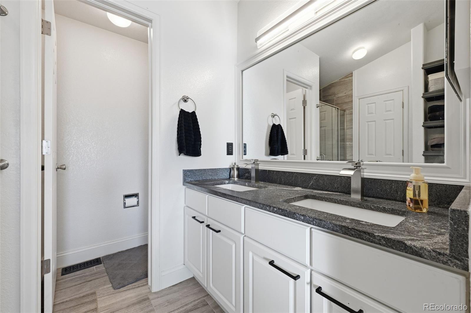 MLS Image #15 for 5325 s lisbon way,centennial, Colorado