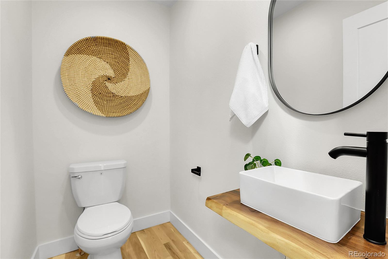 MLS Image #11 for 2111 s cherokee street,denver, Colorado