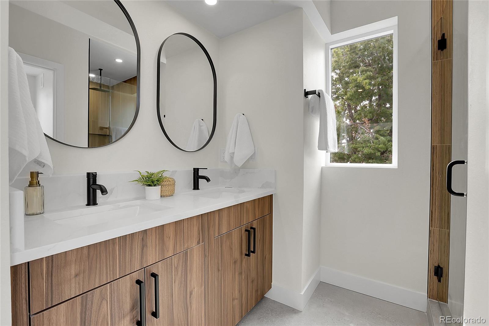MLS Image #15 for 2111 s cherokee street,denver, Colorado