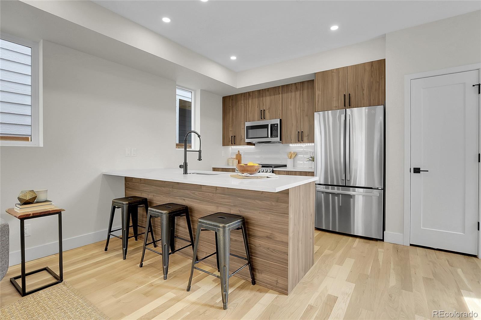 MLS Image #6 for 2111 s cherokee street,denver, Colorado