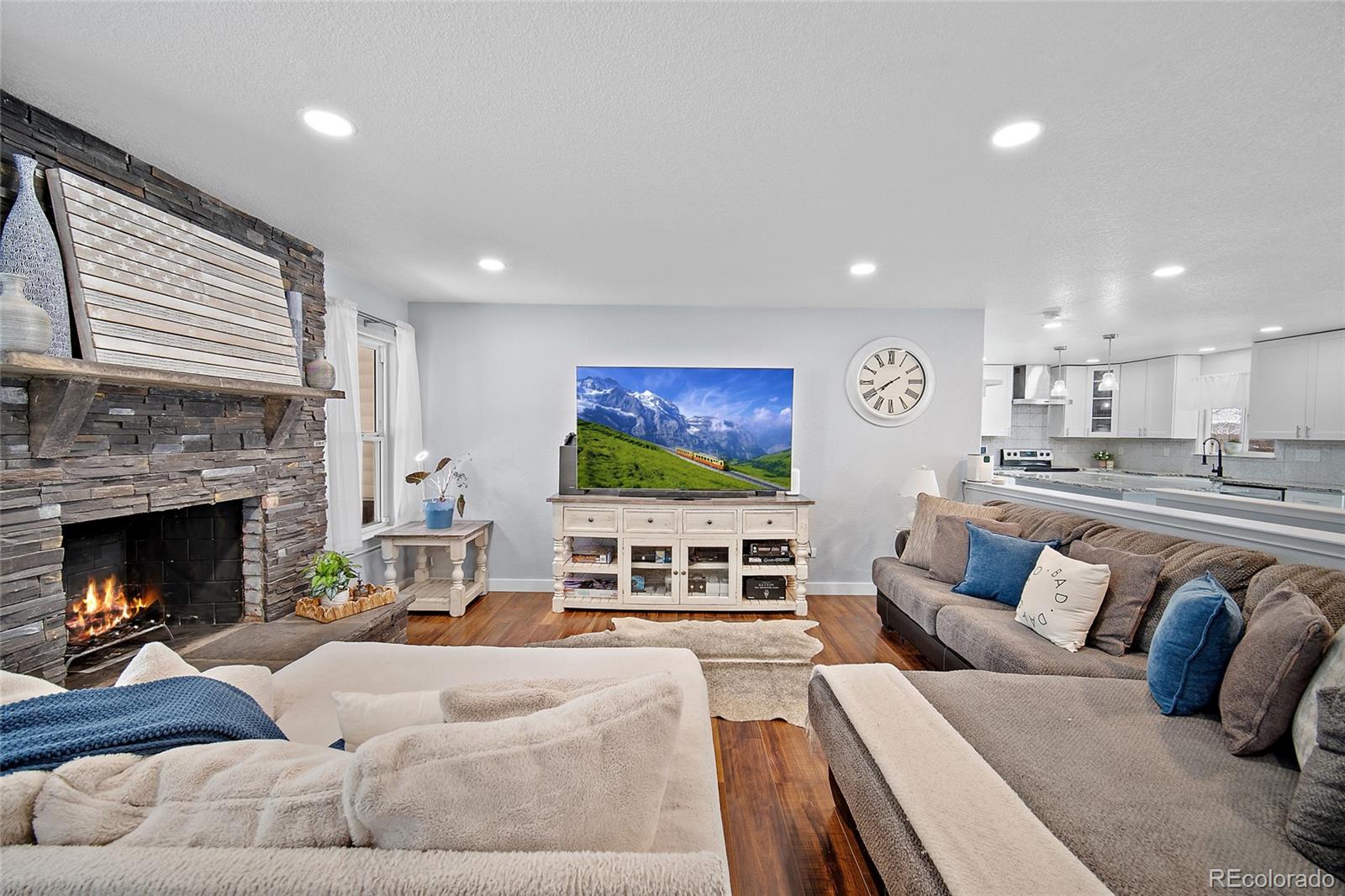 MLS Image #3 for 1481 s chambers circle,aurora, Colorado