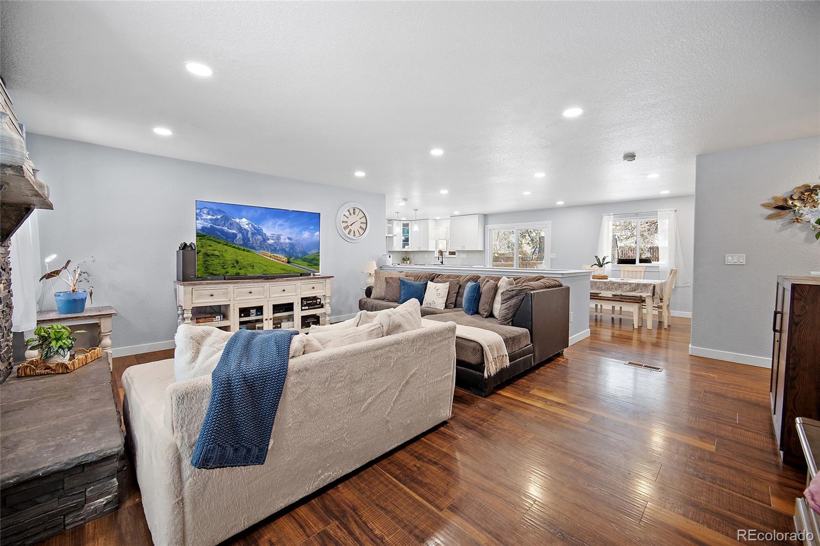 MLS Image #4 for 1481 s chambers circle,aurora, Colorado