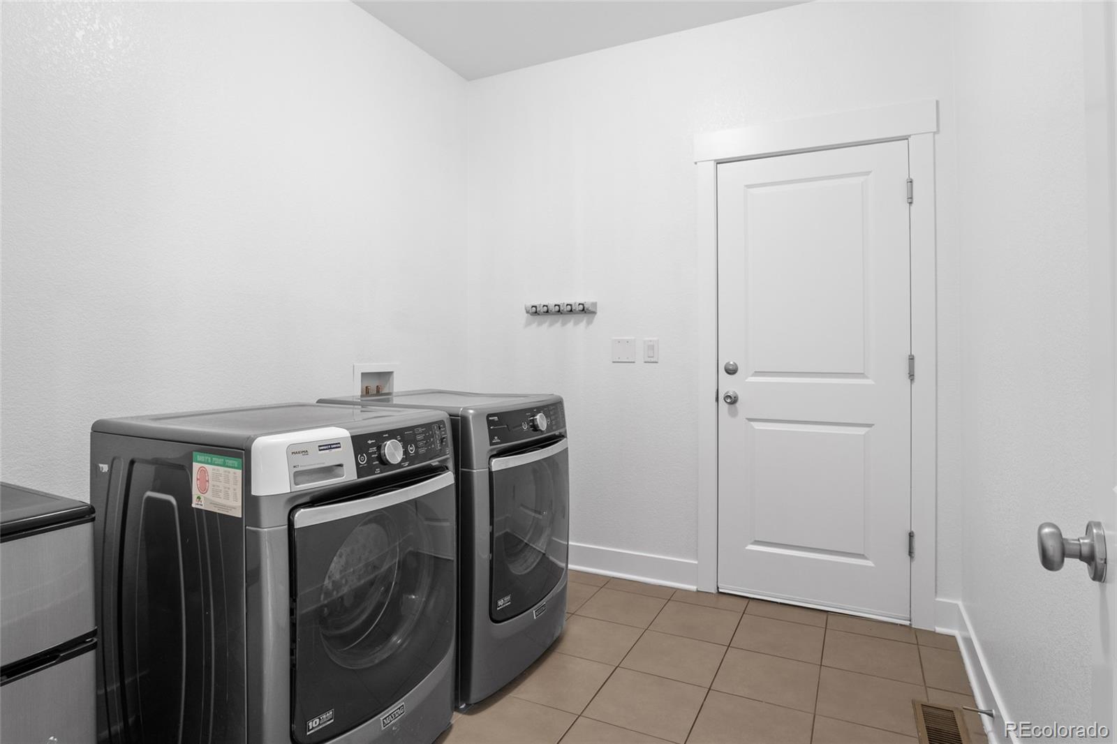 MLS Image #37 for 7950 s flat rock way,aurora, Colorado