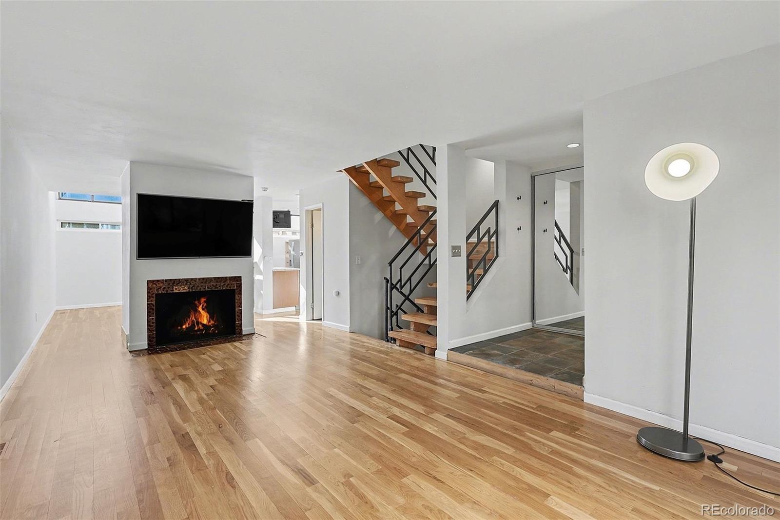 MLS Image #3 for 935 n pennsylvania street 10,denver, Colorado