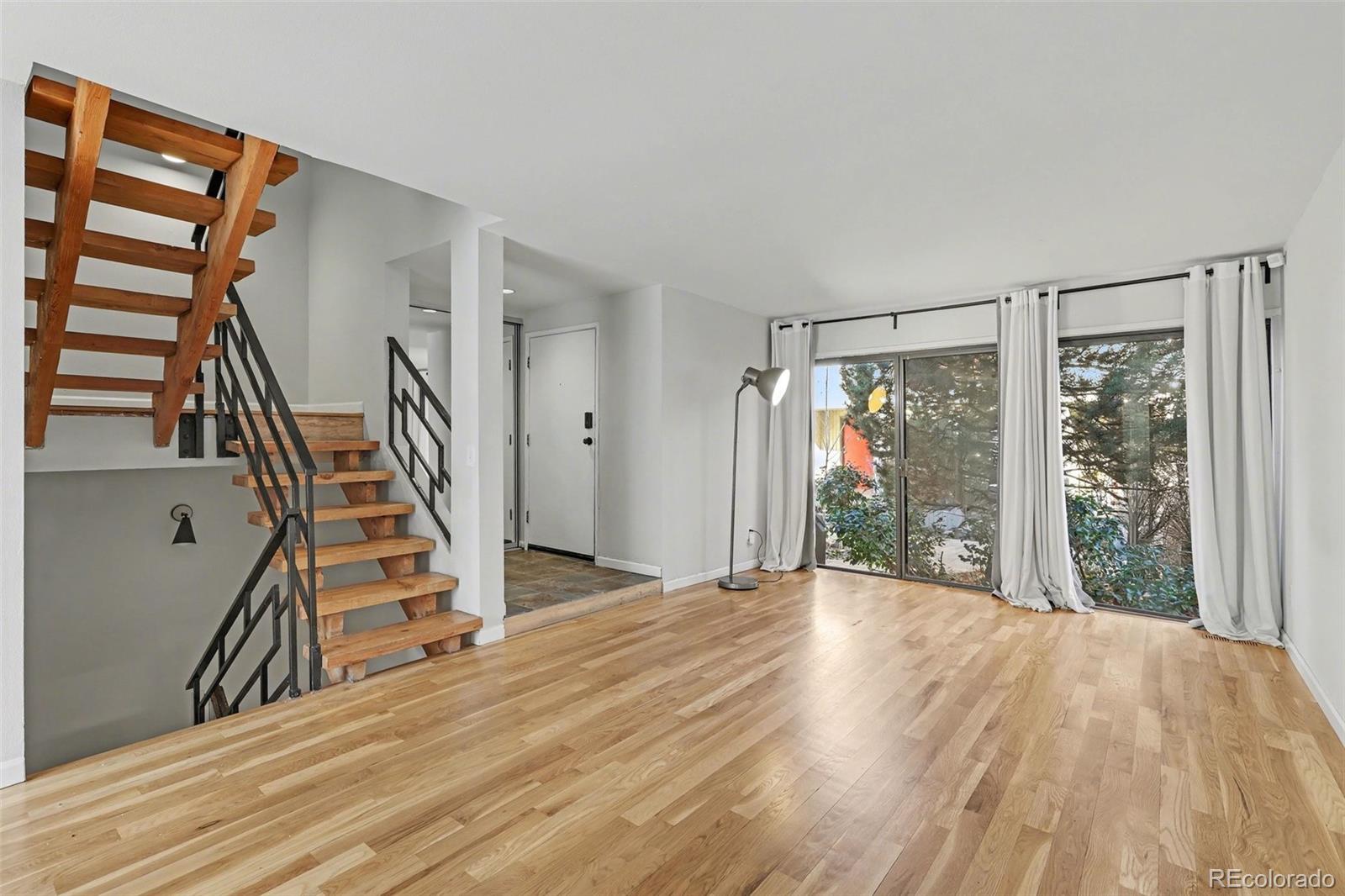 MLS Image #4 for 935 n pennsylvania street 10,denver, Colorado