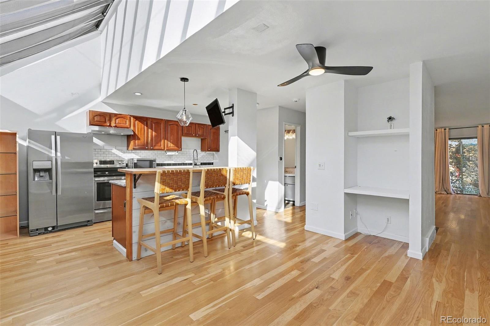 MLS Image #8 for 935 n pennsylvania street 10,denver, Colorado