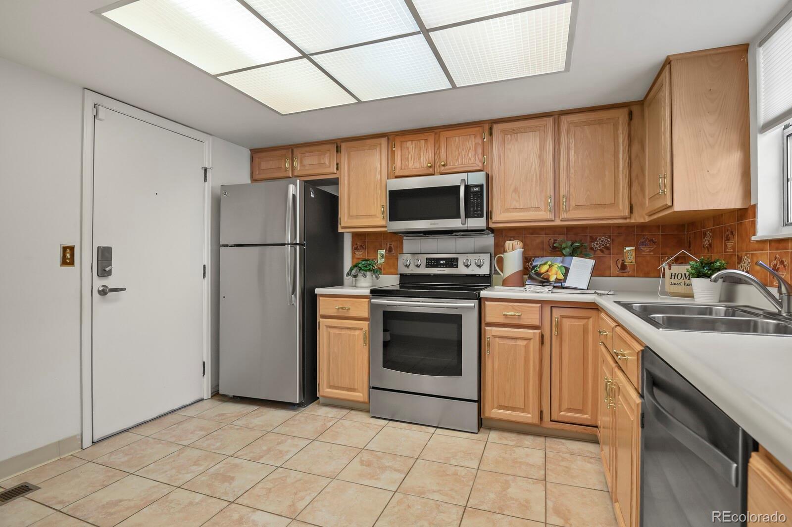 MLS Image #11 for 13787 e marina drive b,aurora, Colorado