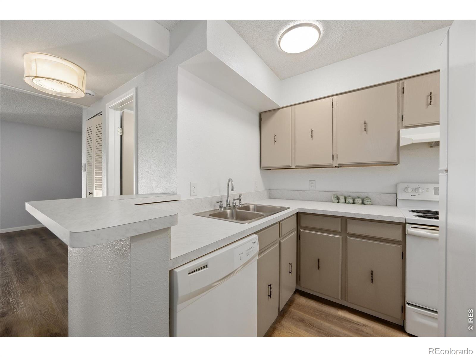 MLS Image #4 for 1705  heatheridge road,fort collins, Colorado