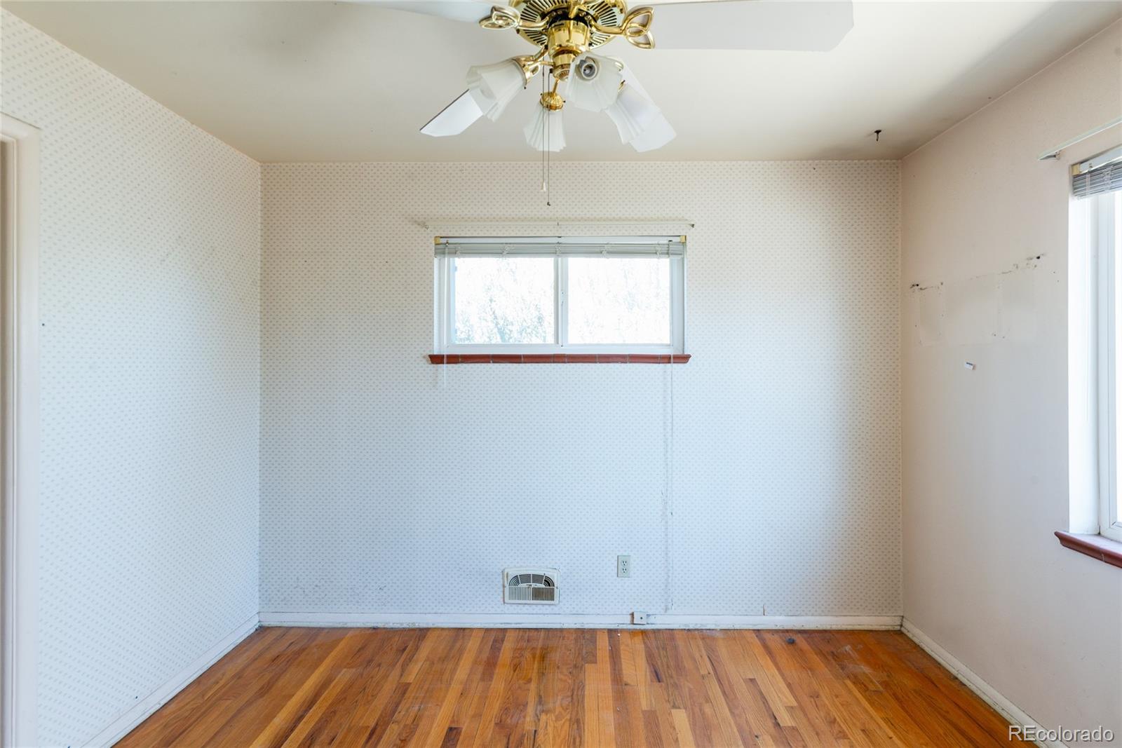 MLS Image #11 for 1345 s utica street,denver, Colorado