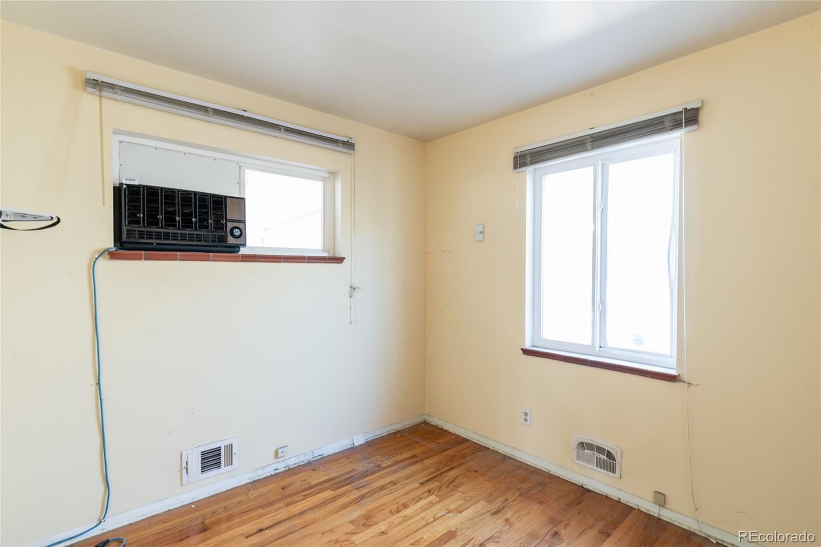 MLS Image #12 for 1345 s utica street,denver, Colorado