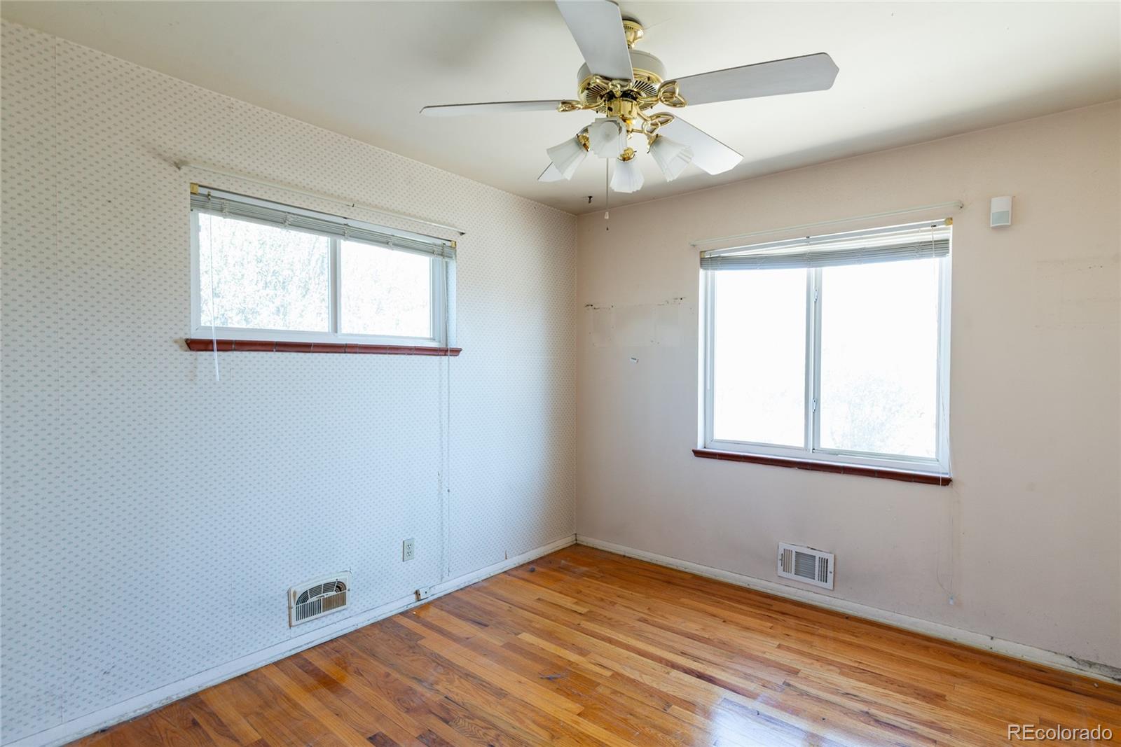 MLS Image #9 for 1345 s utica street,denver, Colorado