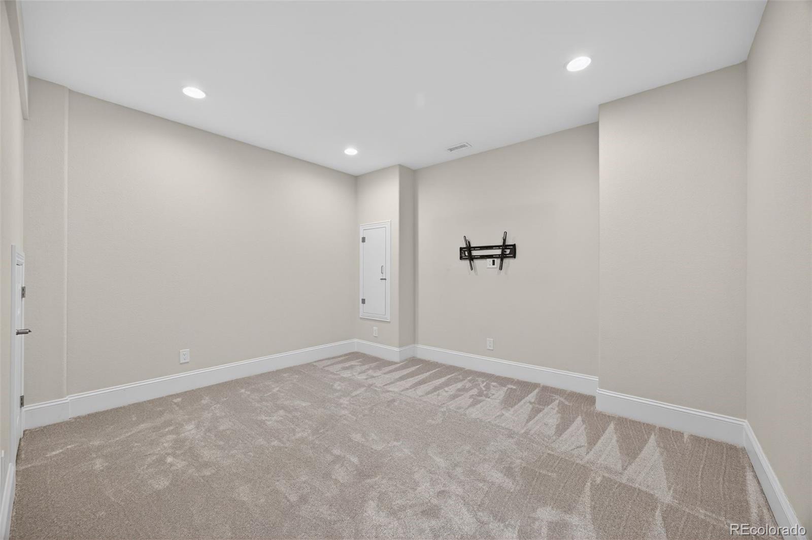 MLS Image #43 for 8104 e 25th drive,denver, Colorado