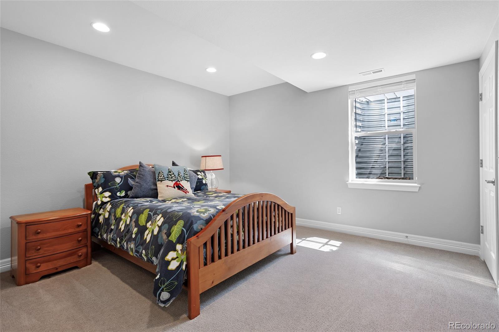 MLS Image #30 for 8598 e 50th avenue,denver, Colorado