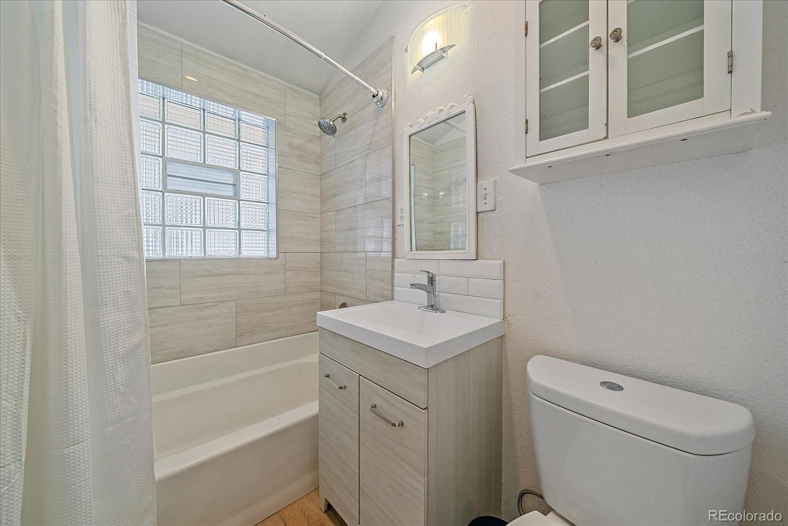 MLS Image #16 for 1575 s clermont street,denver, Colorado