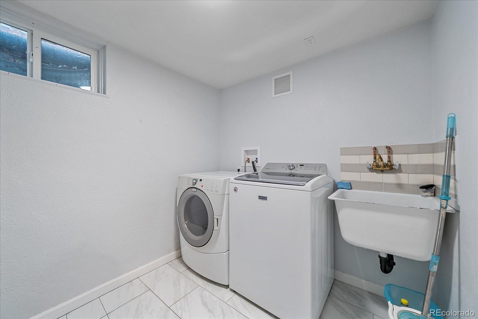 MLS Image #25 for 1575 s clermont street,denver, Colorado