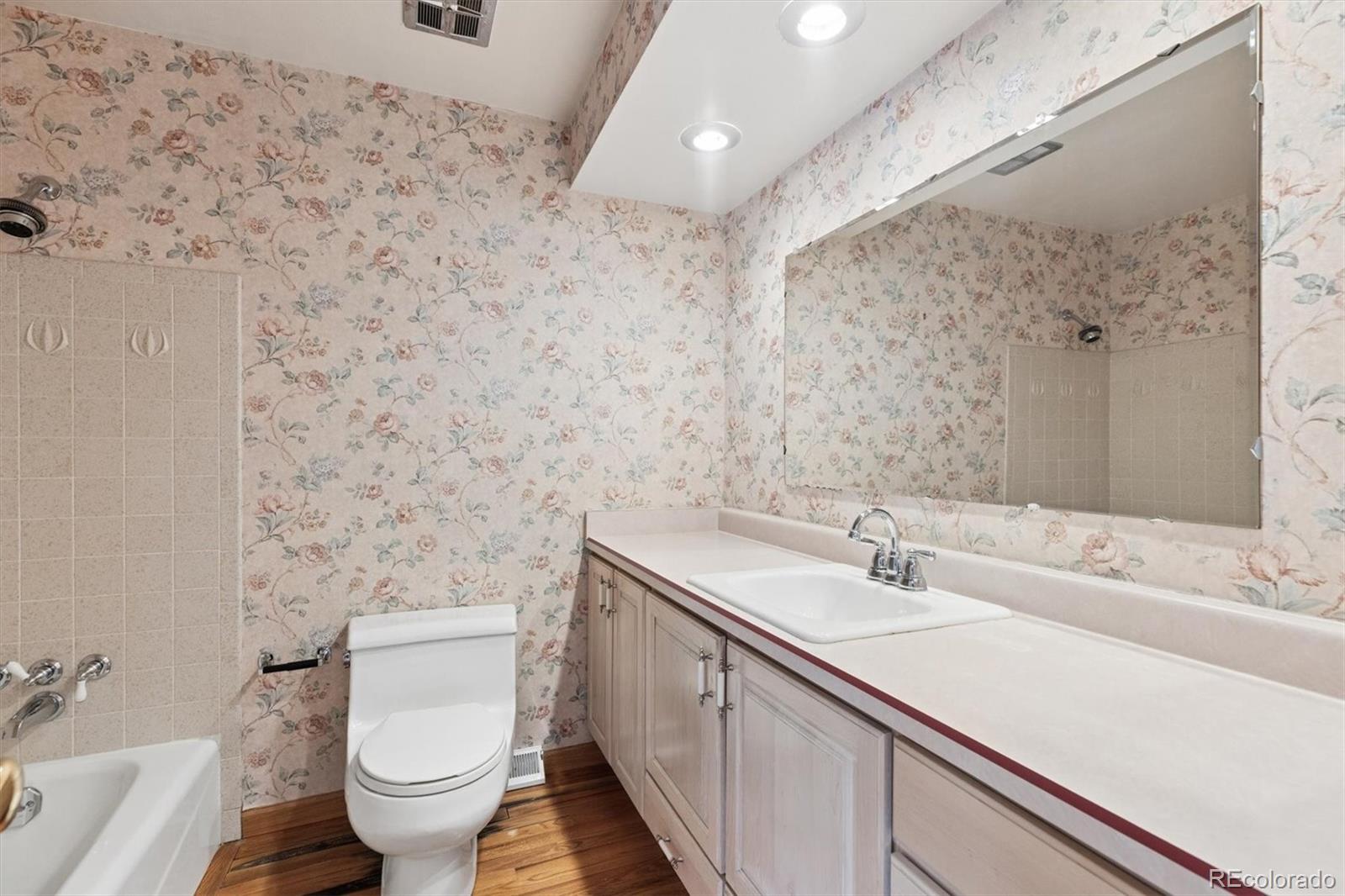 MLS Image #19 for 8146 e girard avenue,denver, Colorado