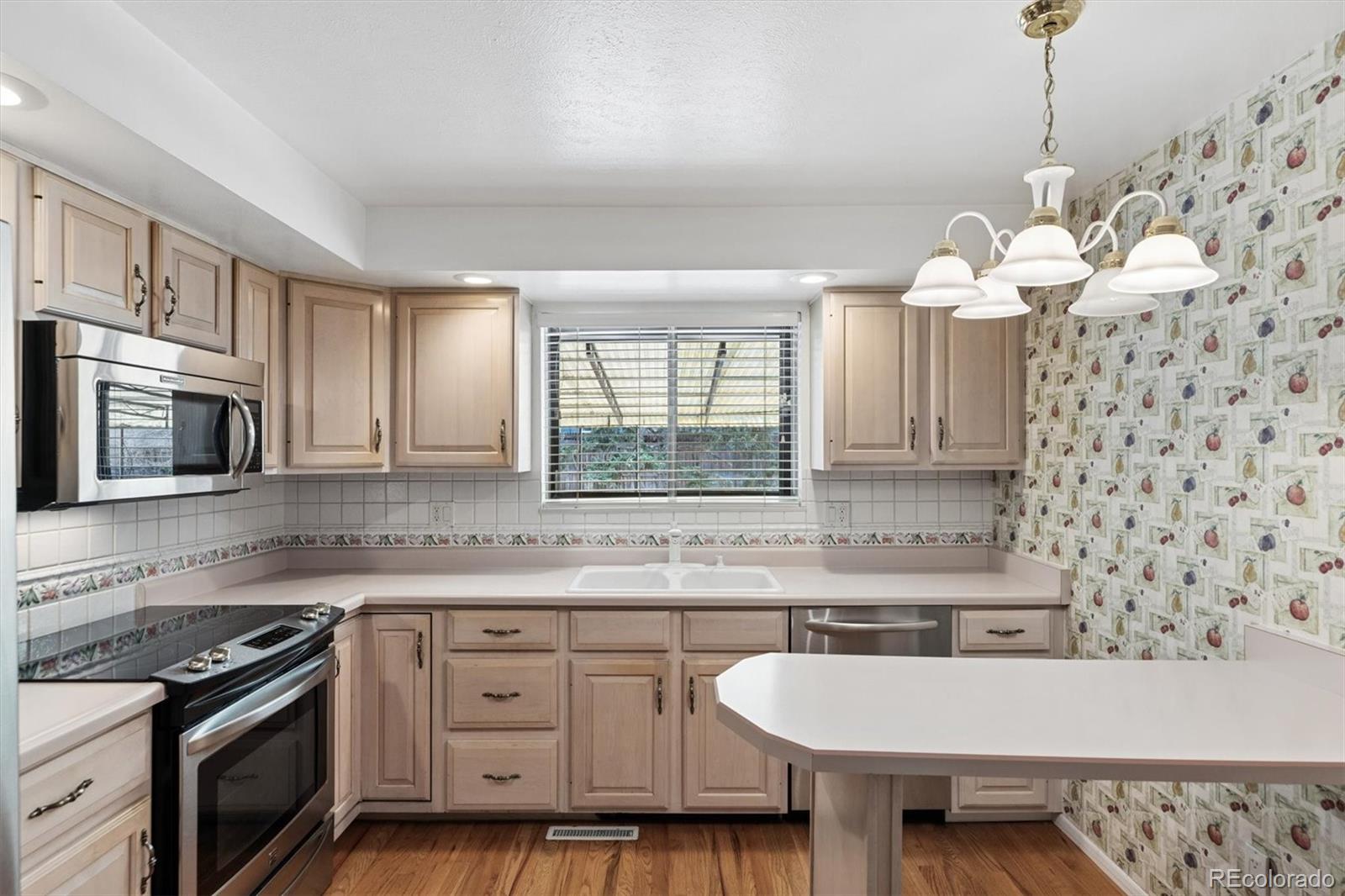 MLS Image #5 for 8146 e girard avenue,denver, Colorado