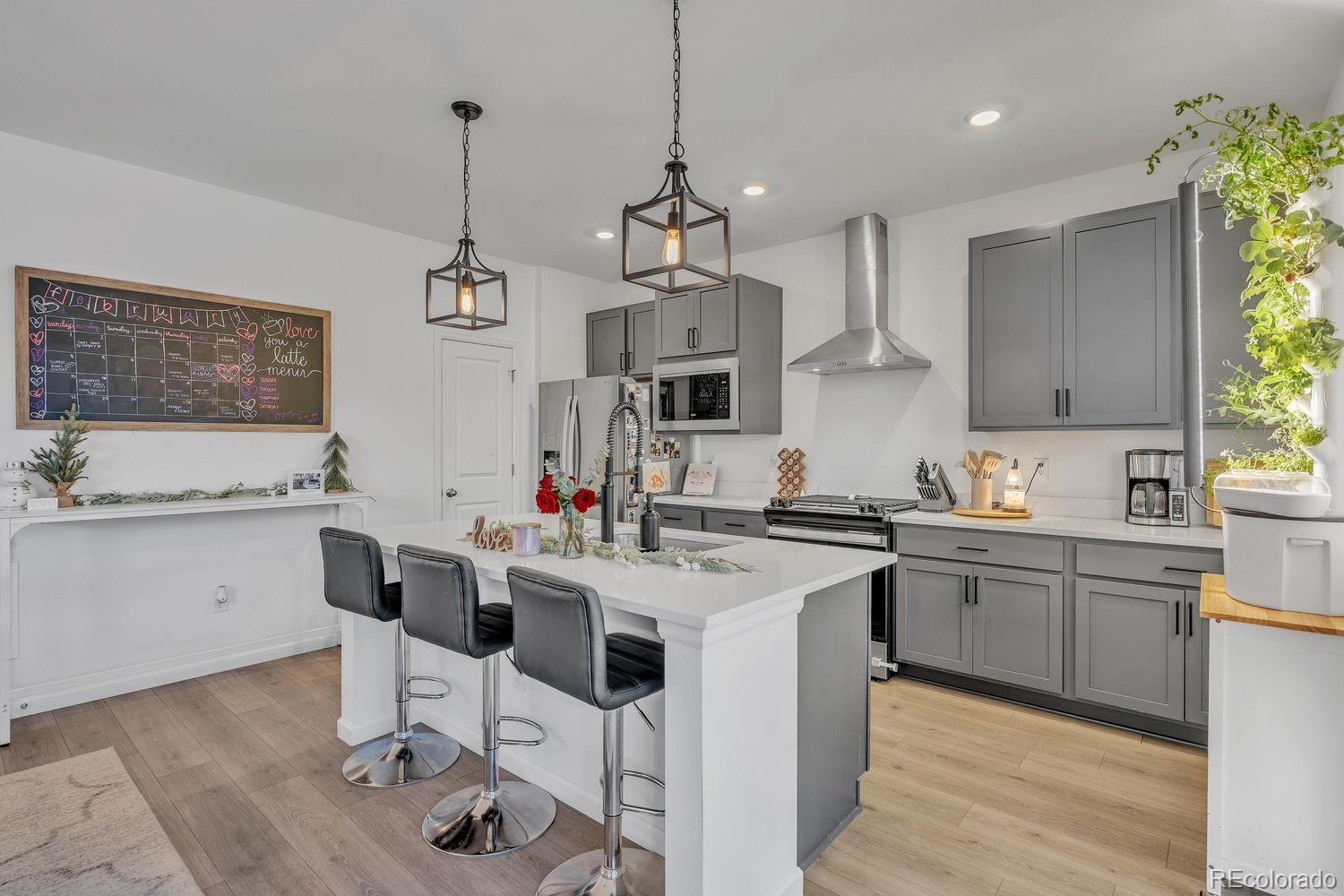 MLS Image #8 for 220 s vandriver way,aurora, Colorado
