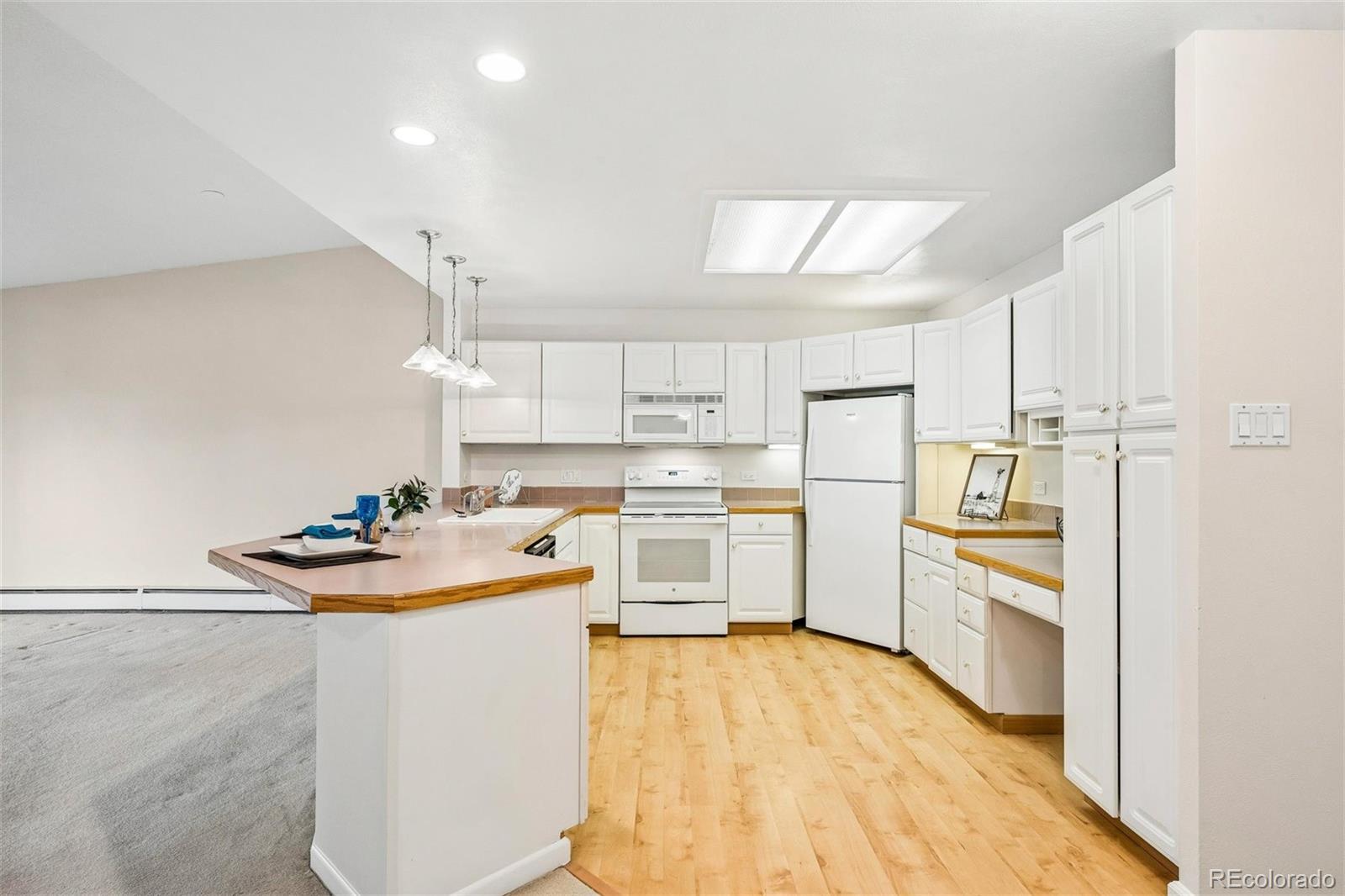 MLS Image #5 for 650 s clinton street 5d,denver, Colorado