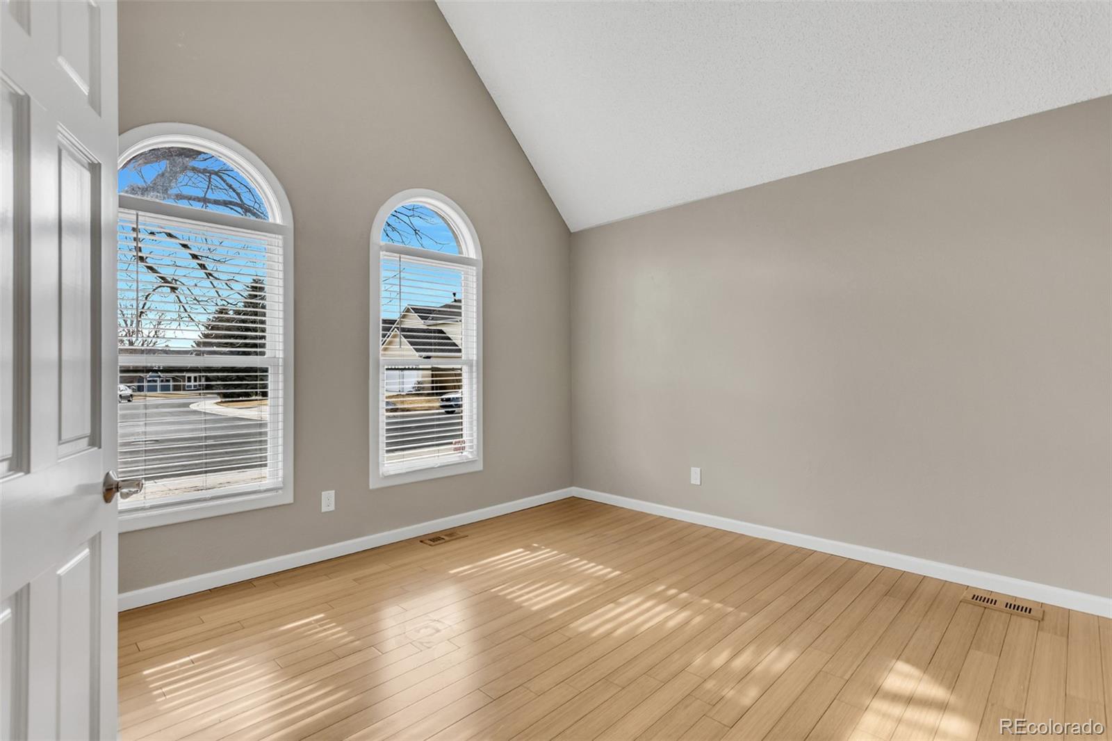 MLS Image #4 for 5288 s olathe circle,centennial, Colorado