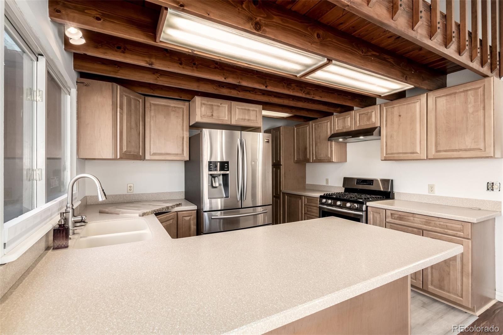 MLS Image #10 for 135 s eagle circle,aurora, Colorado