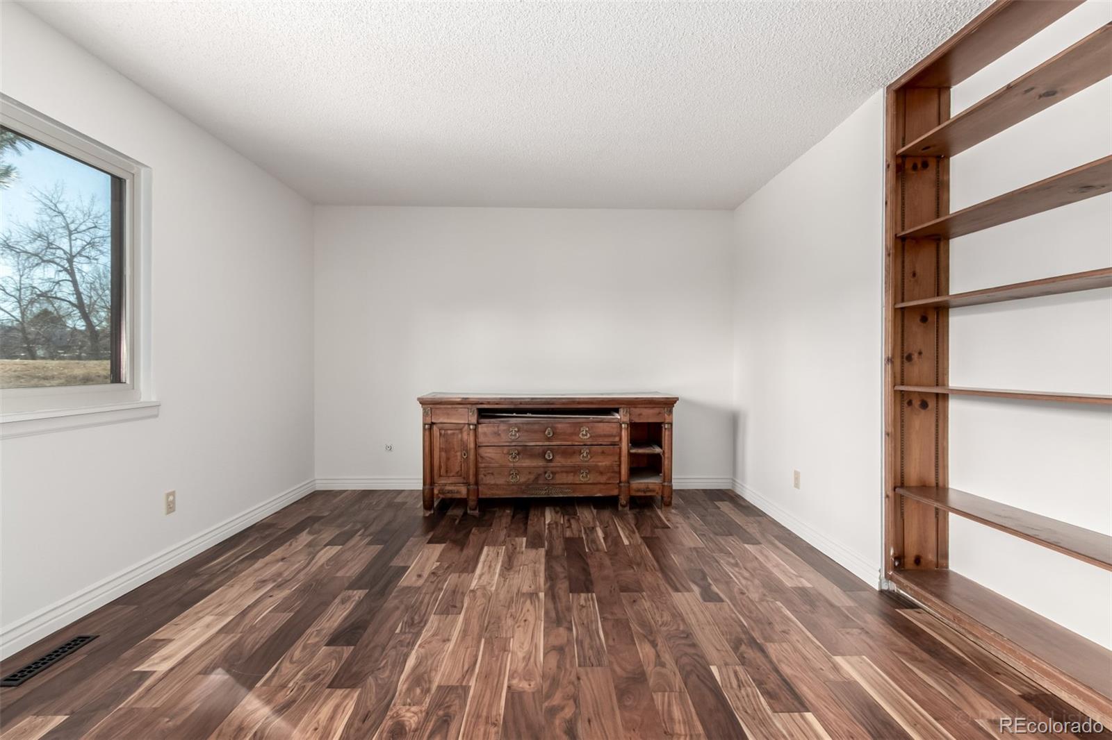 MLS Image #12 for 135 s eagle circle,aurora, Colorado