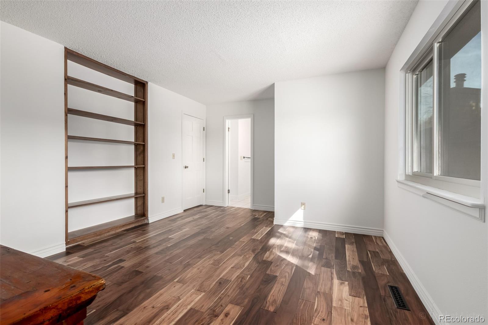 MLS Image #13 for 135 s eagle circle,aurora, Colorado