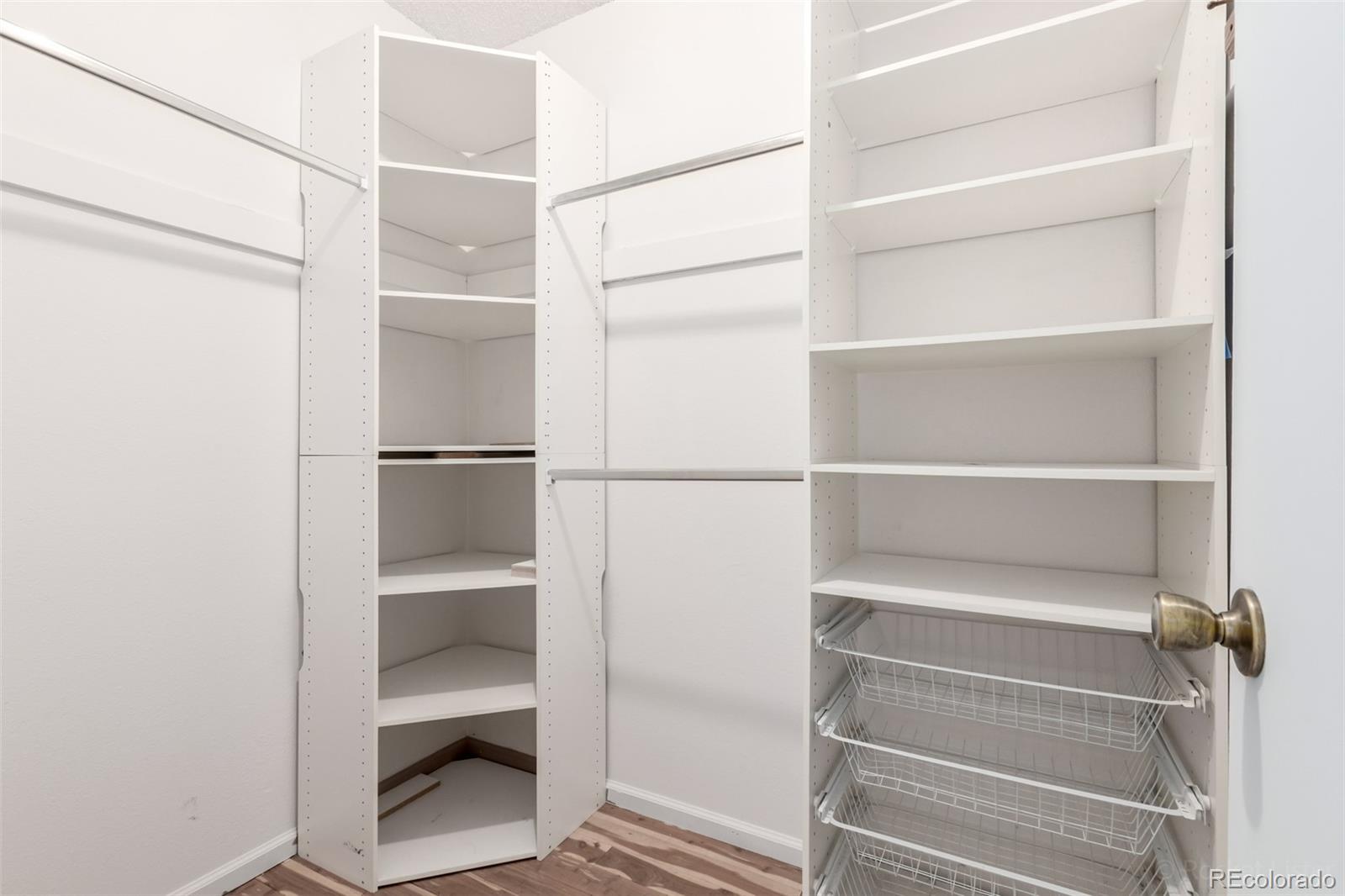 MLS Image #16 for 135 s eagle circle,aurora, Colorado