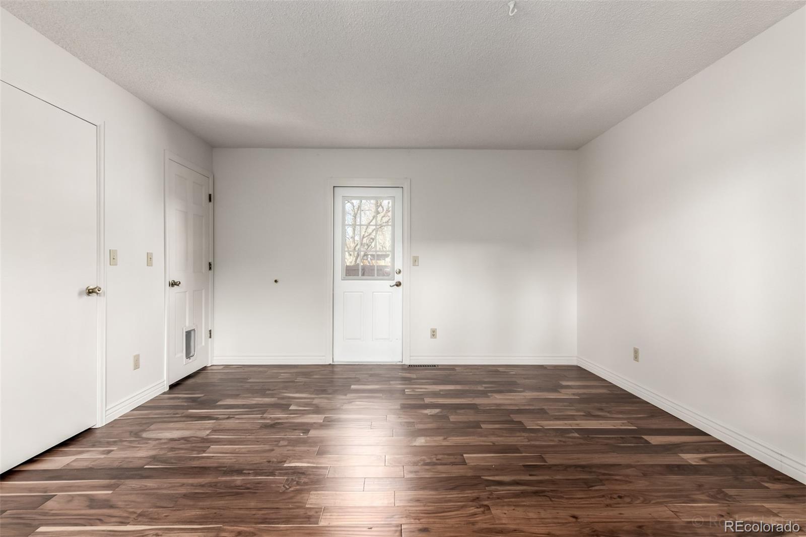 MLS Image #18 for 135 s eagle circle,aurora, Colorado