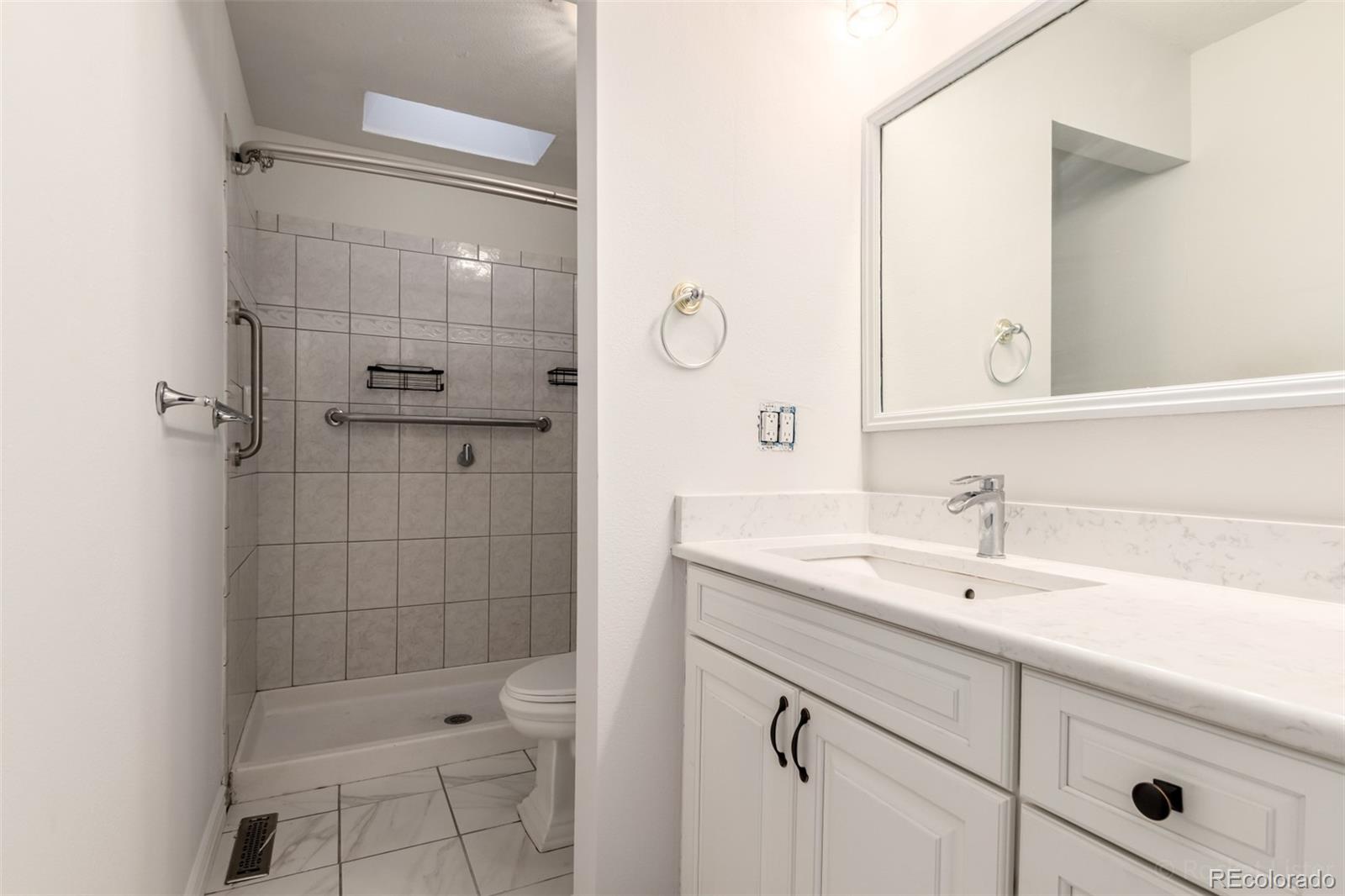 MLS Image #19 for 135 s eagle circle,aurora, Colorado