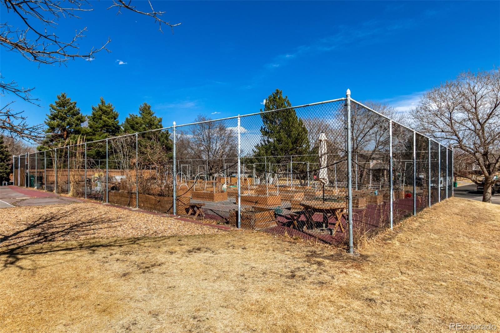MLS Image #32 for 135 s eagle circle,aurora, Colorado