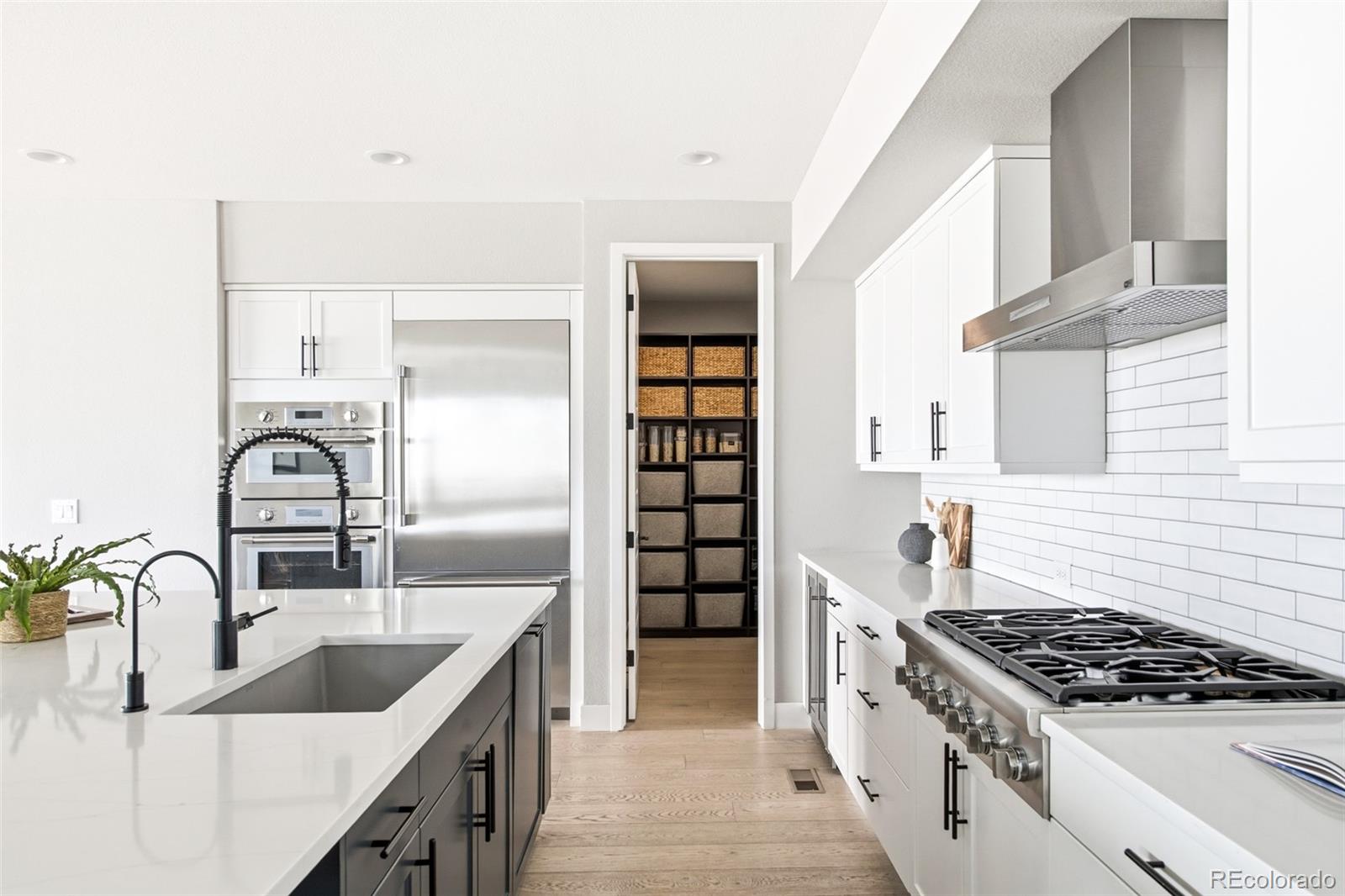 MLS Image #10 for 9807 e 63rd avenue,denver, Colorado