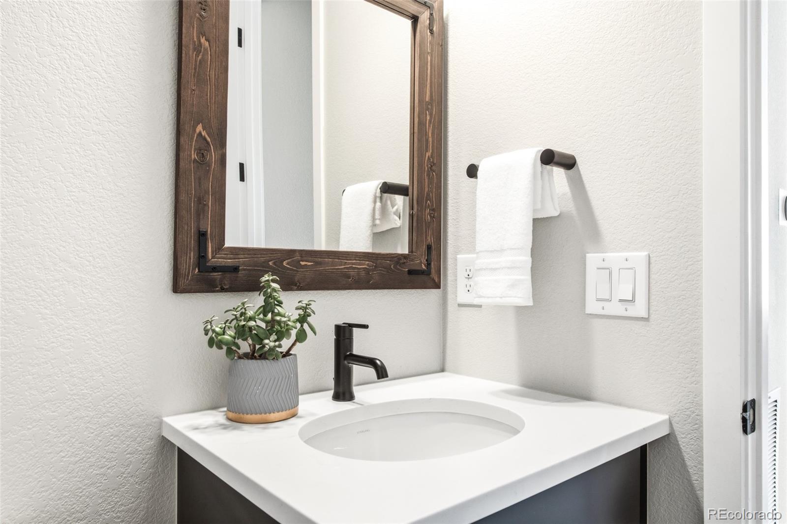 MLS Image #14 for 9807 e 63rd avenue,denver, Colorado