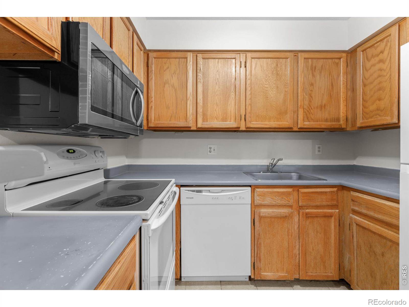 MLS Image #10 for 11907 e harvard avenue 102,aurora, Colorado