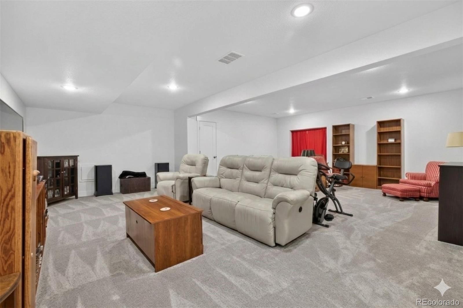 MLS Image #14 for 10076 e 63rd avenue,denver, Colorado