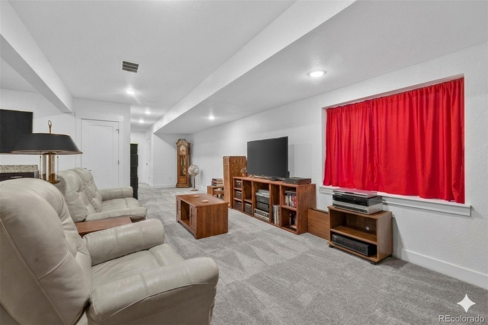 MLS Image #15 for 10076 e 63rd avenue,denver, Colorado