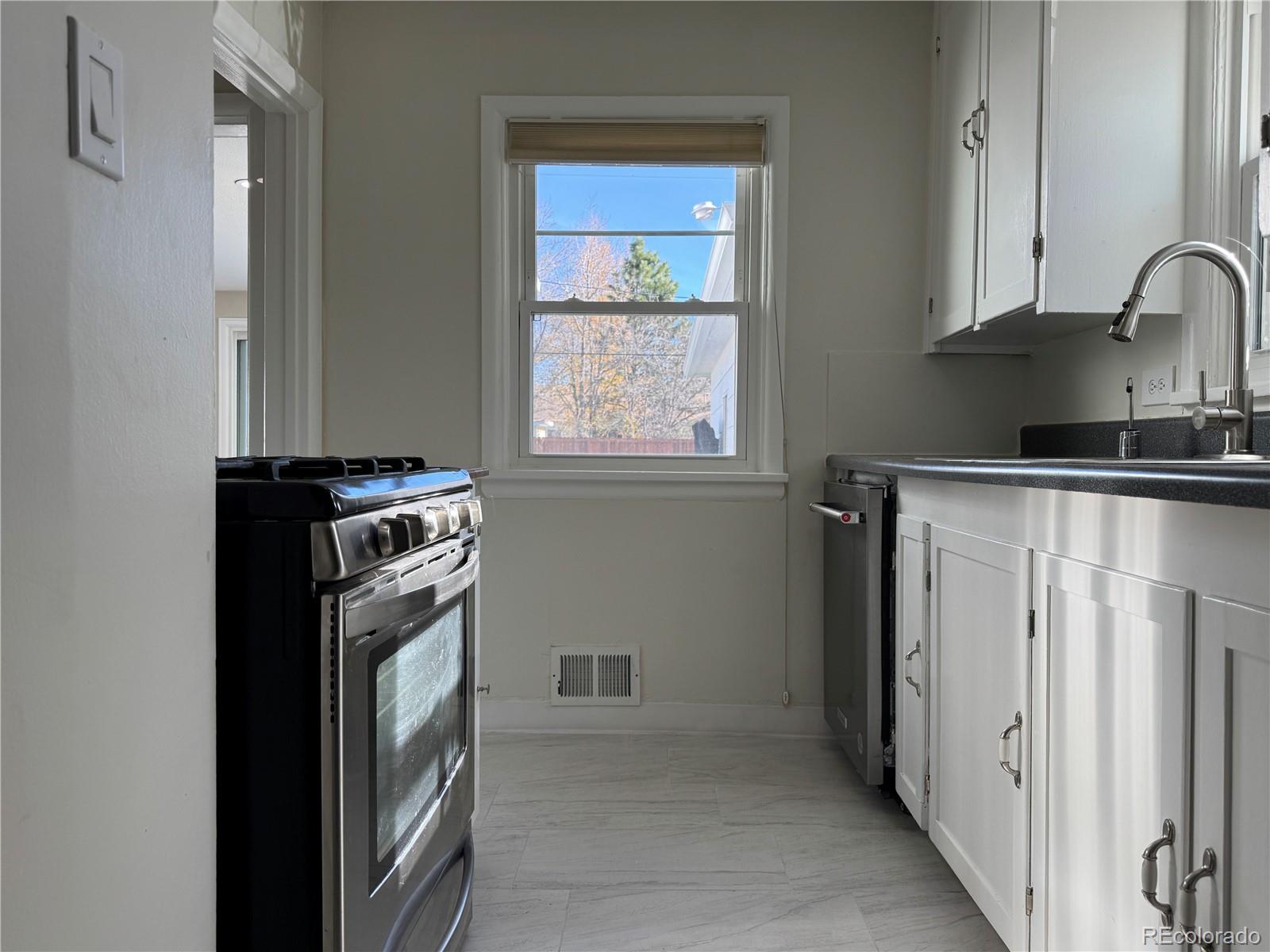 MLS Image #10 for 4624 s logan street,englewood, Colorado