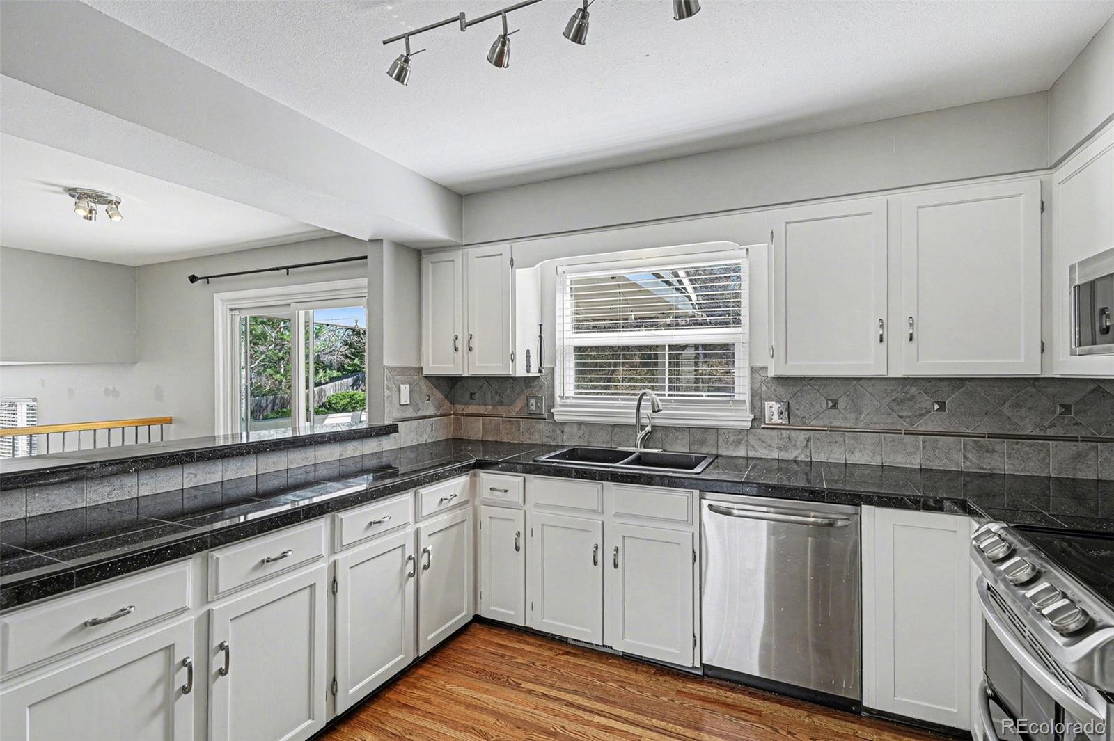 MLS Image #2 for 5494 e hinsdale circle,centennial, Colorado