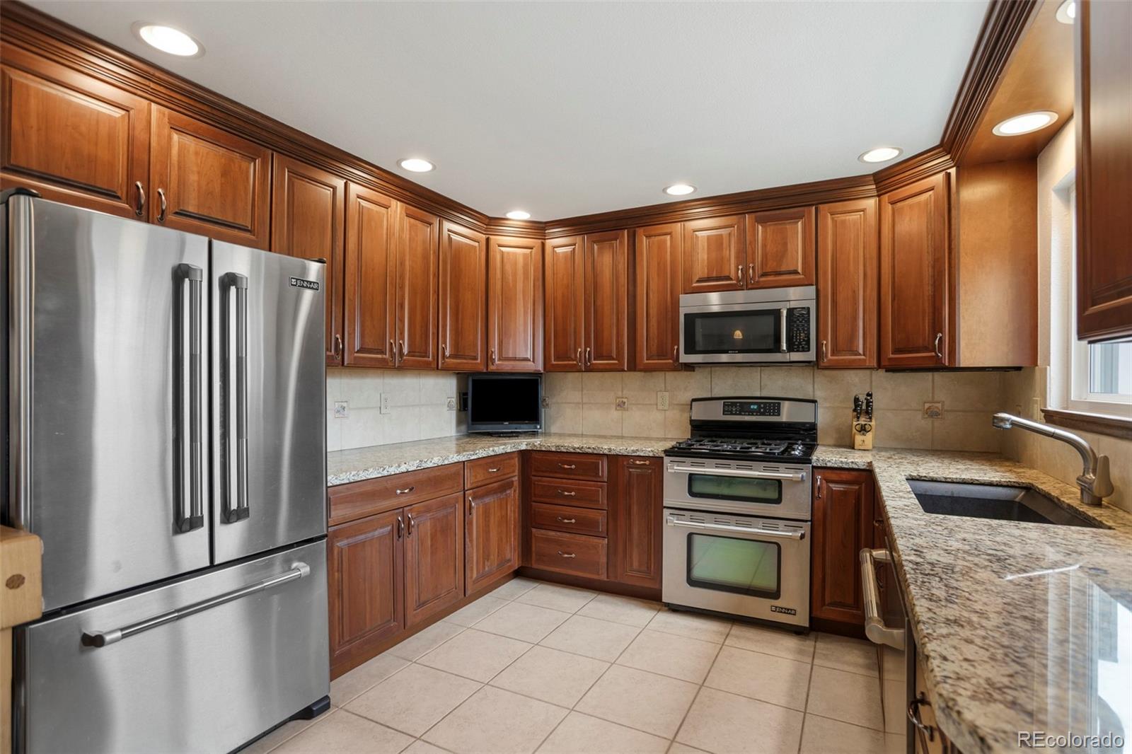 MLS Image #3 for 4713 s fraser street,aurora, Colorado