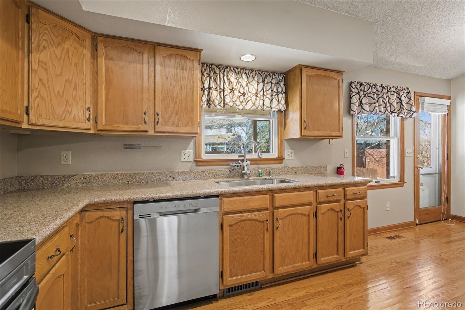 MLS Image #11 for 12453  clayton court,thornton, Colorado