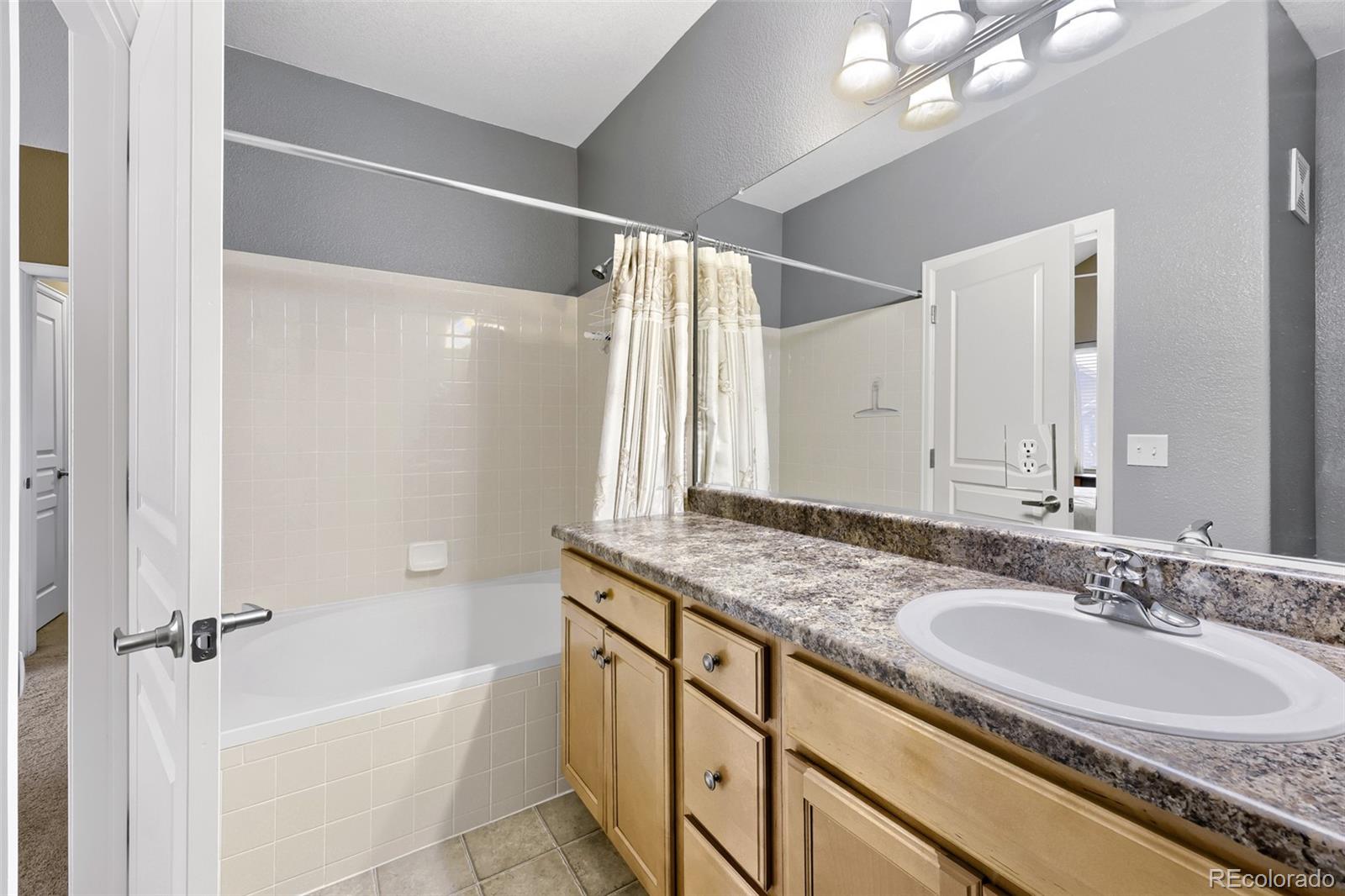 MLS Image #9 for 9972 w jewell avenue b,lakewood, Colorado