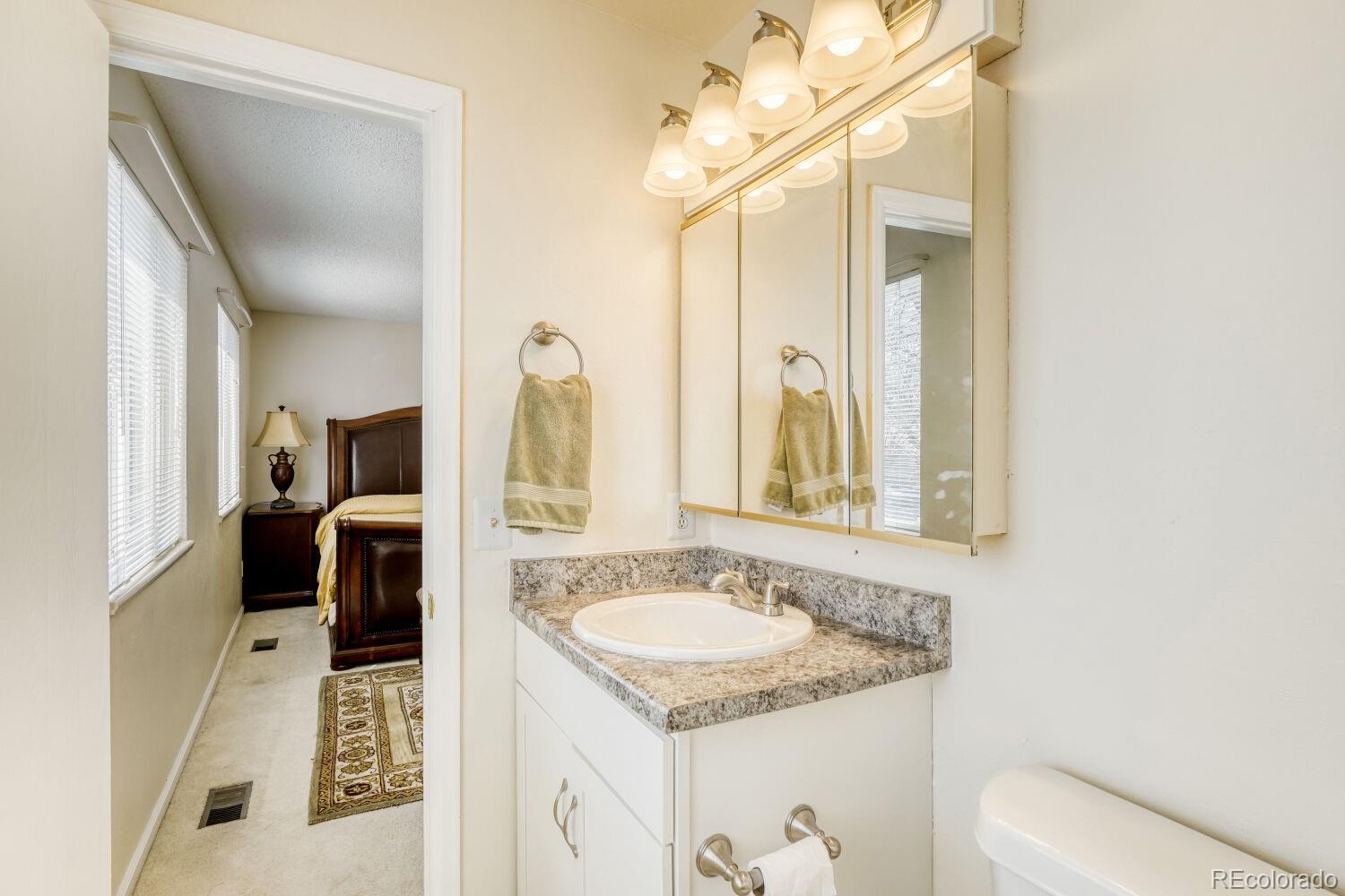 MLS Image #13 for 1520 s evanston street,aurora, Colorado
