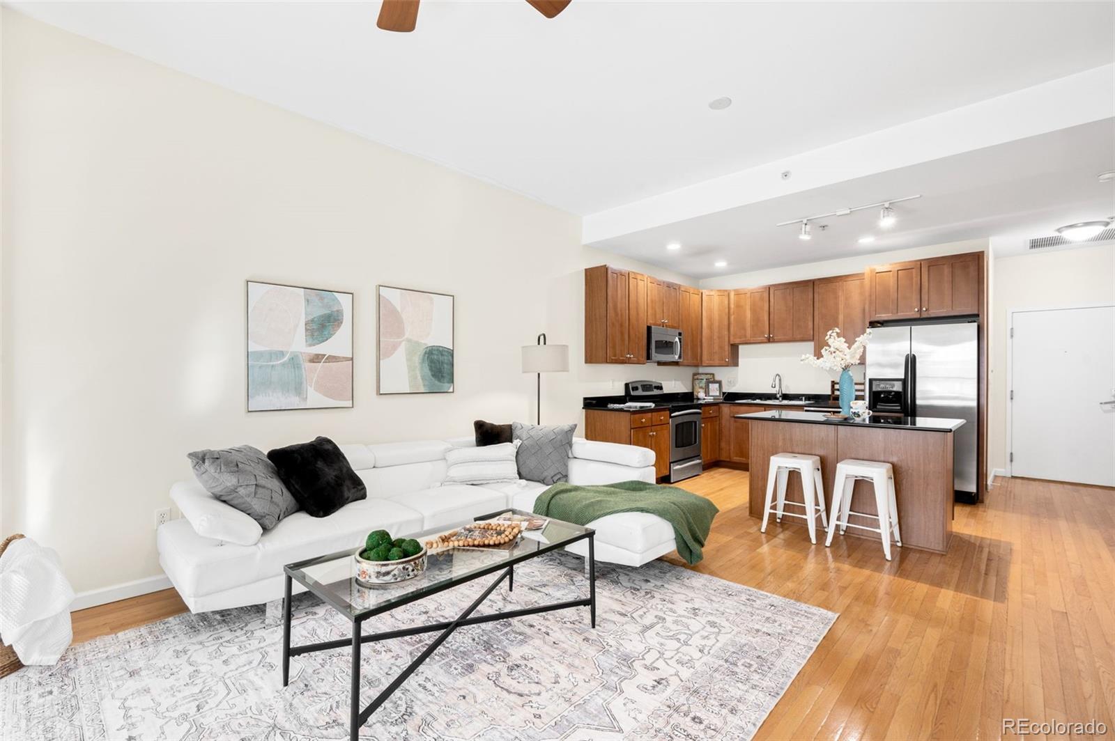 MLS Image #10 for 1950 n logan street 513,denver, Colorado