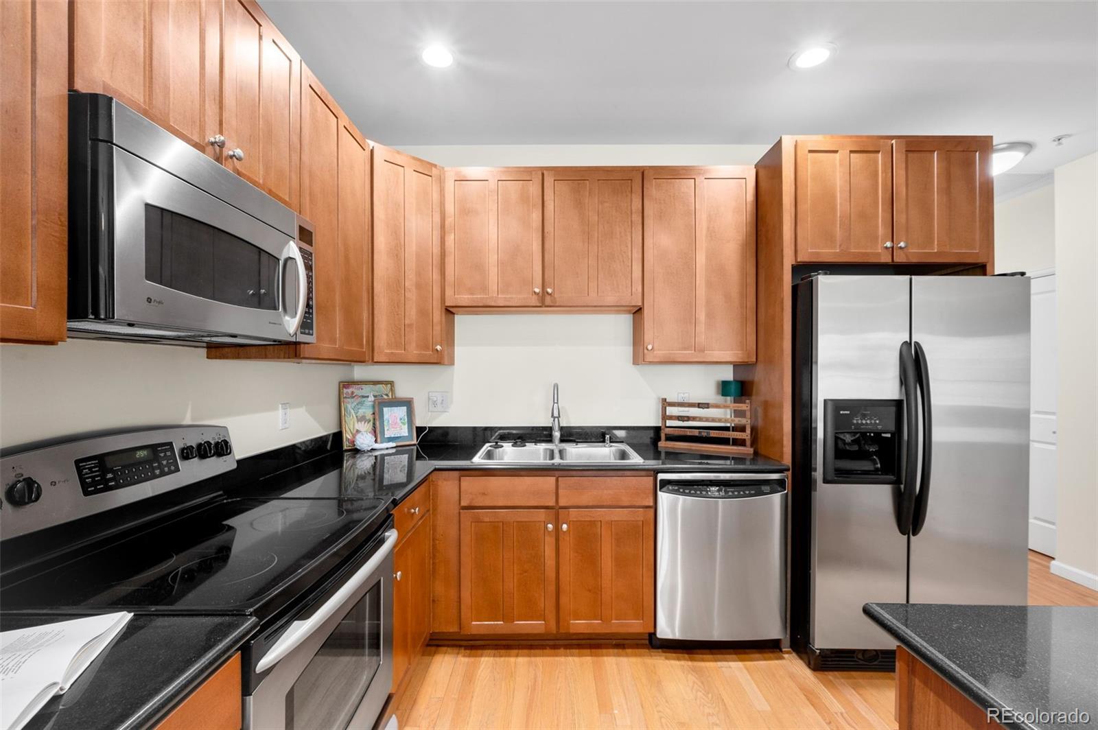 MLS Image #15 for 1950 n logan street 513,denver, Colorado