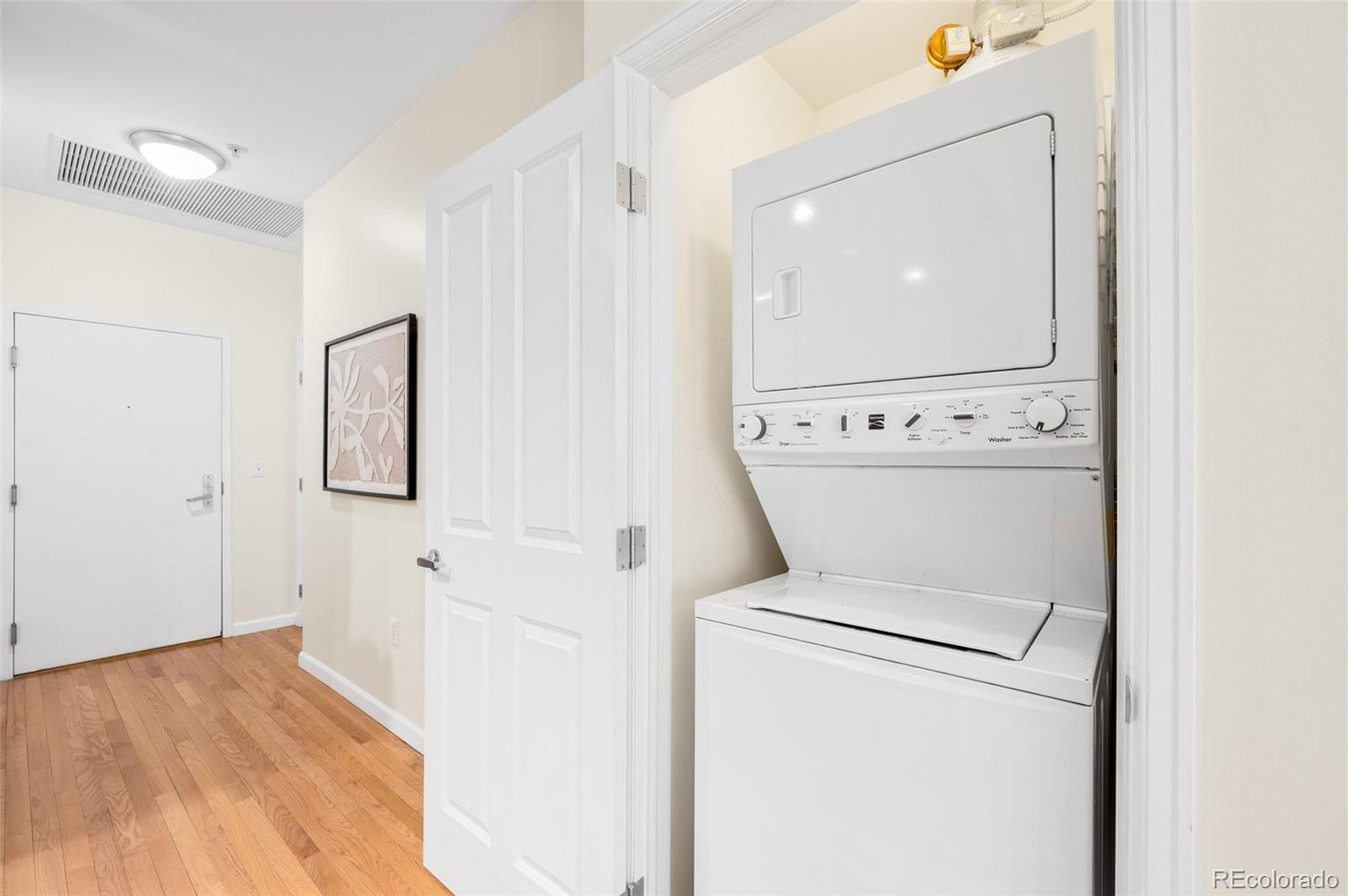 MLS Image #5 for 1950 n logan street 513,denver, Colorado
