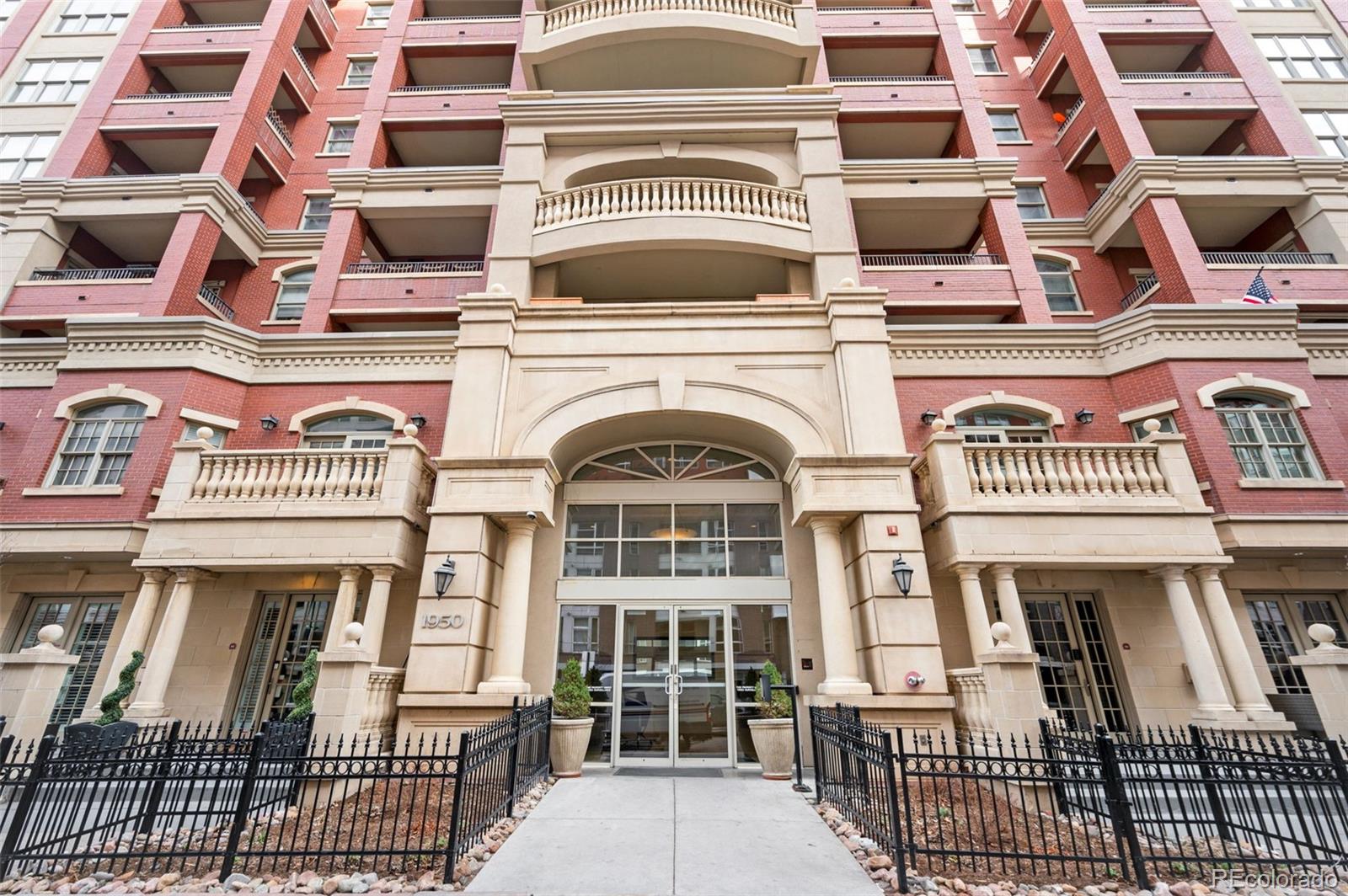 MLS Image #8 for 1950 n logan street 513,denver, Colorado