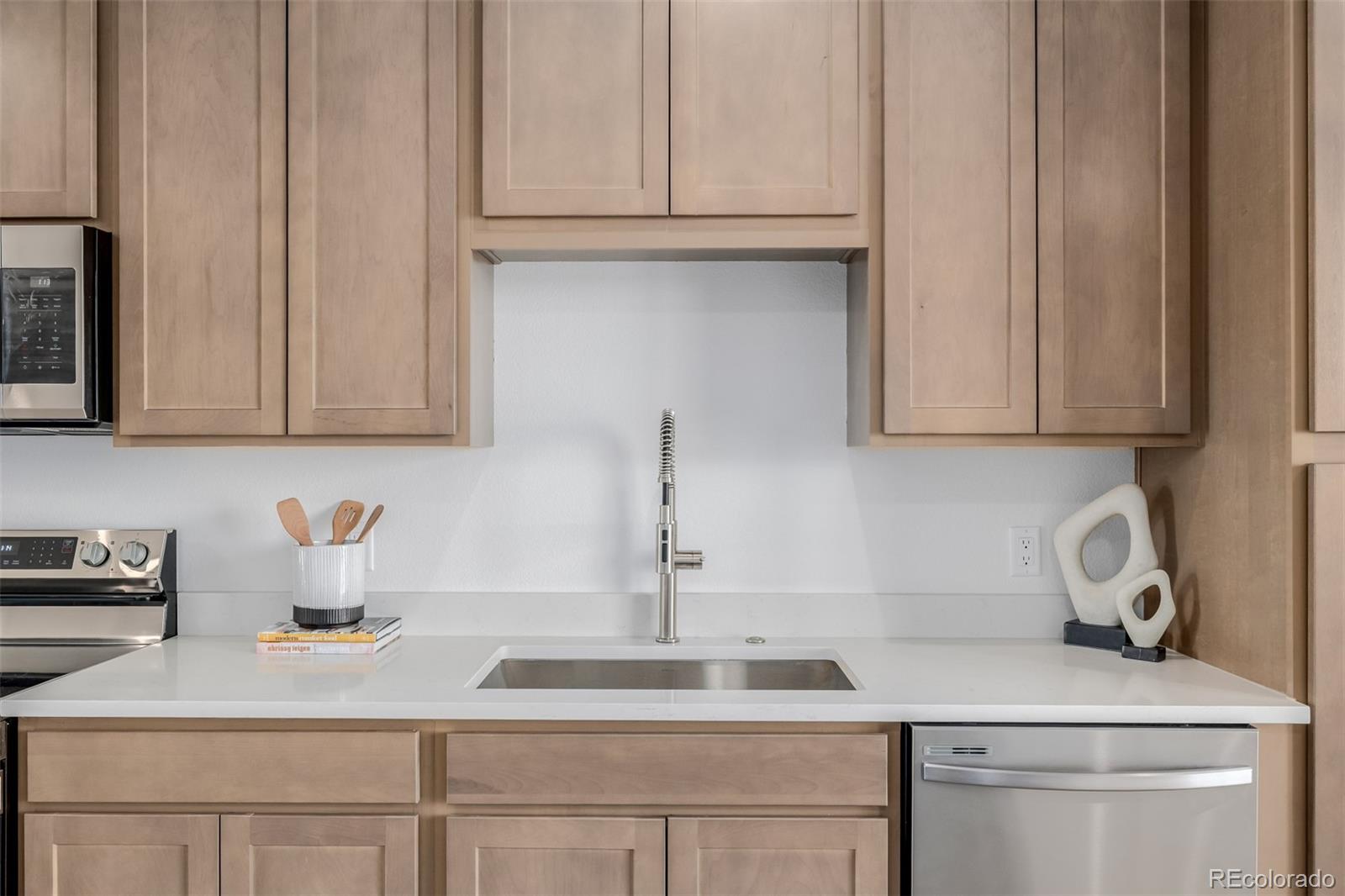 MLS Image #6 for 1634 n sheridan boulevard 203,denver, Colorado