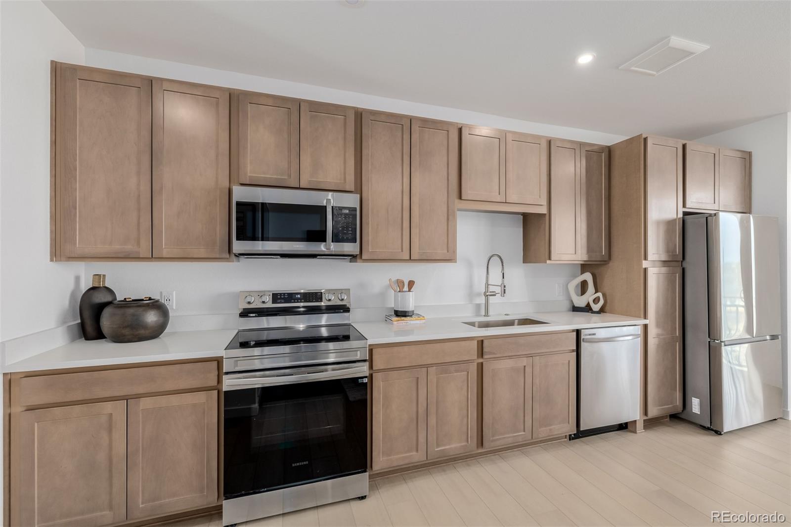MLS Image #7 for 1634 n sheridan boulevard 203,denver, Colorado