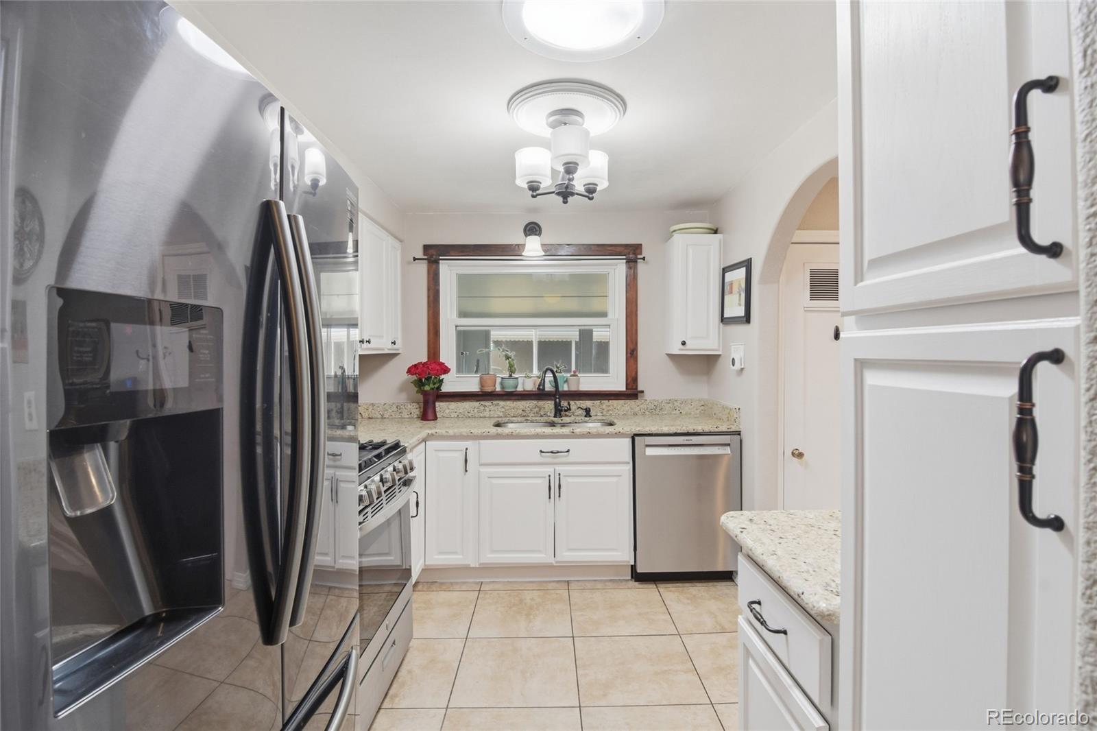 MLS Image #9 for 923  geneva street,aurora, Colorado