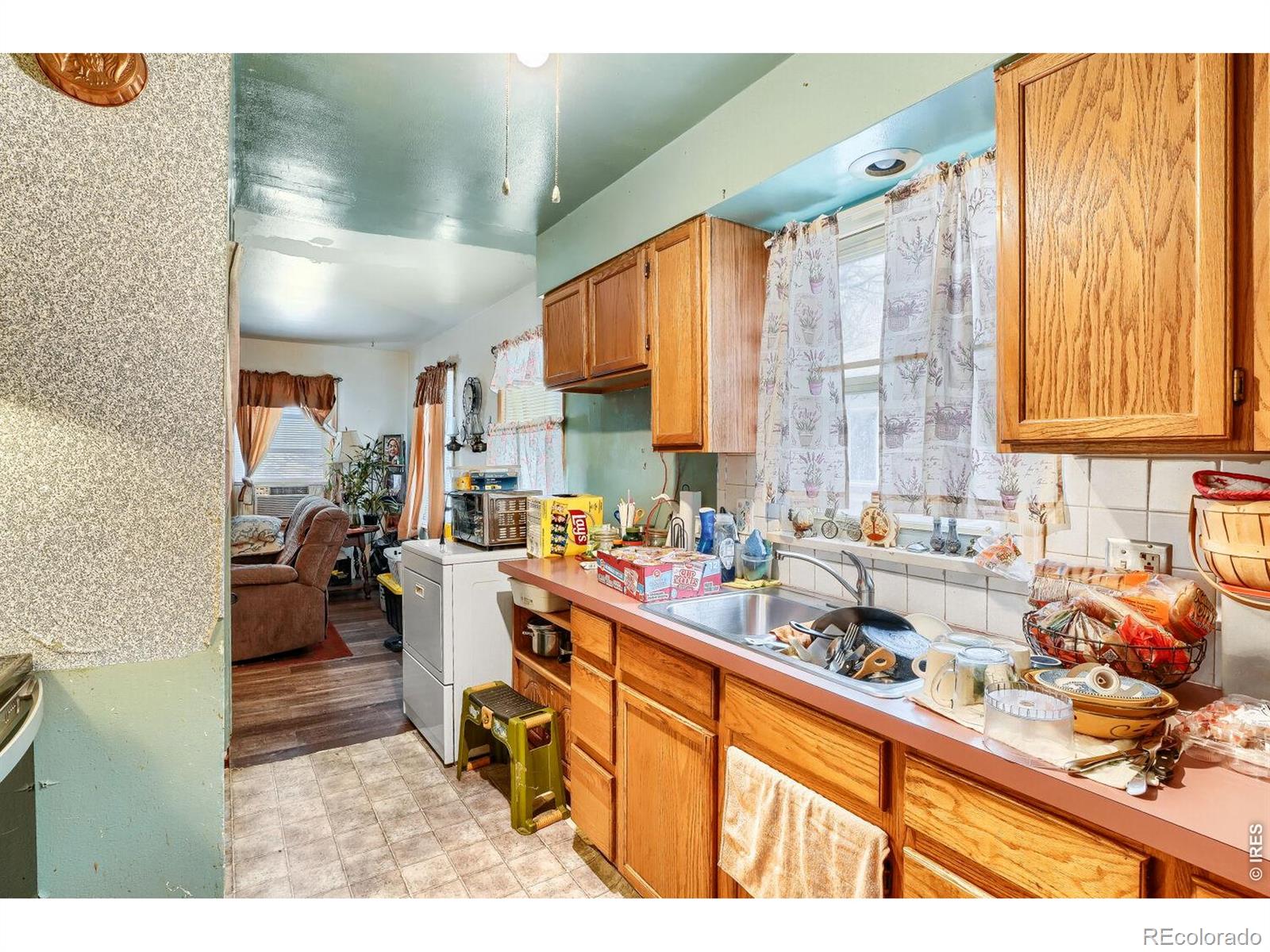 MLS Image #9 for 835  grove street,denver, Colorado